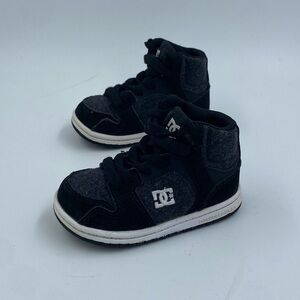 Toddle DC skate shoe mid top infant size 5